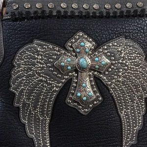 Montana cross brody shoulder purse